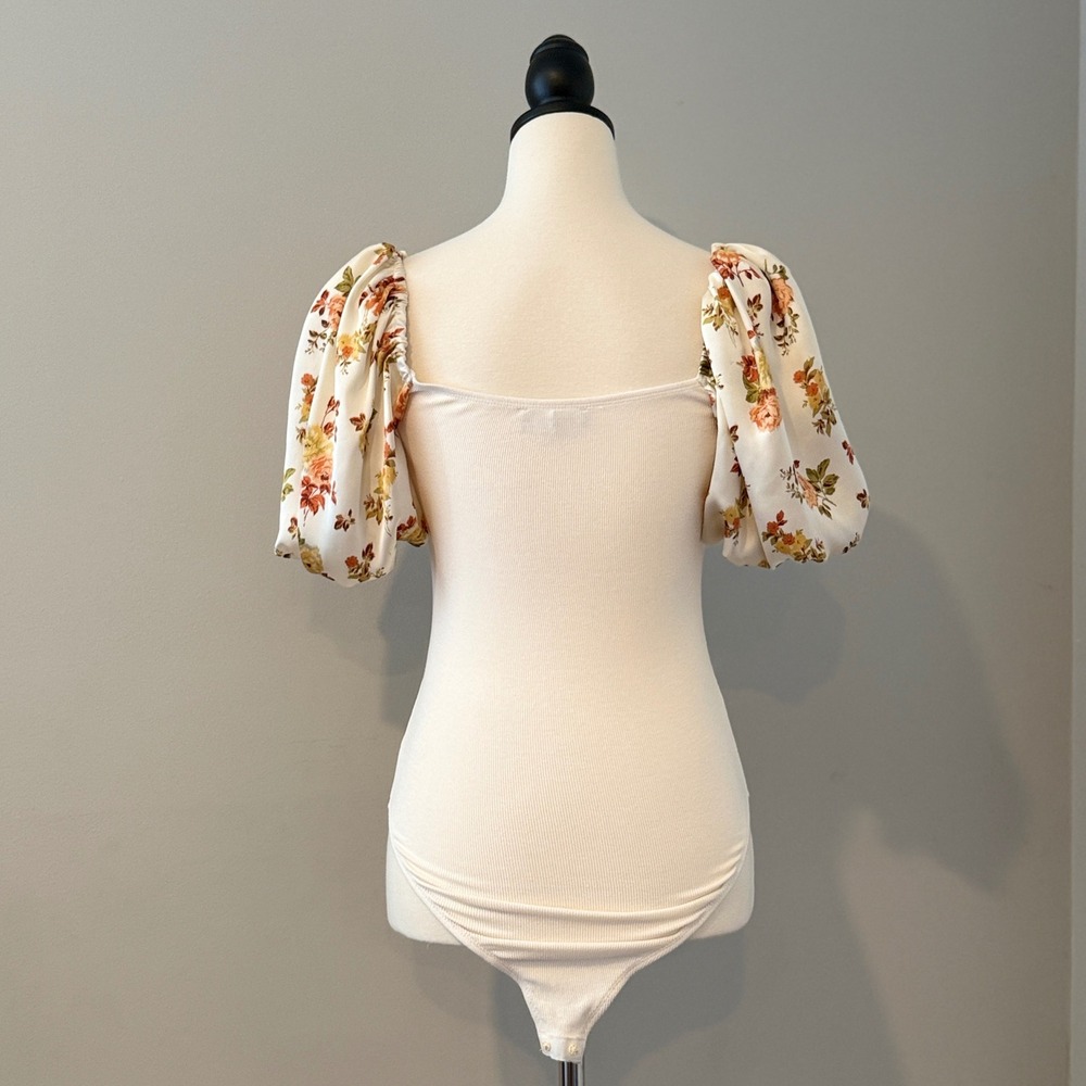 Puff Sleeve Floral Bodysuit – Cream Ribbed Knit Romantic Coquette Top – M - Picture 6 of 16